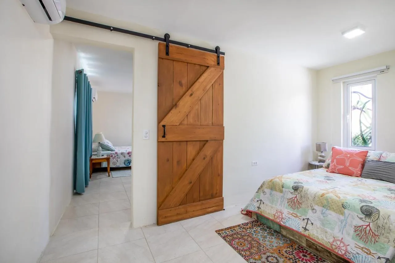 Hotel Serene By The Sea Savaneta